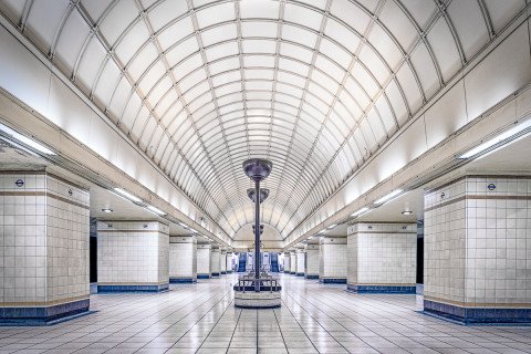 gants-hill-london-underground-art-deco-tube-train-station