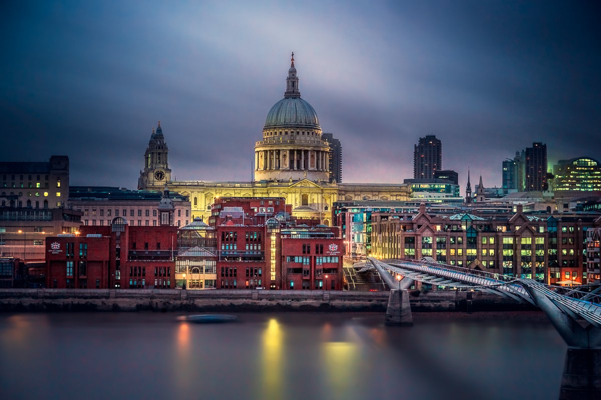Blue hour long exposure photography in London using city lights and reflections