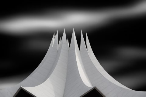 antonyz long exposure architecture black and white berlin tempodrom building