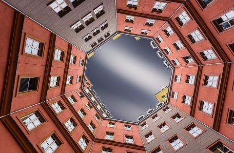 antonyz long exposure architecture octagonal berlin courtyard building